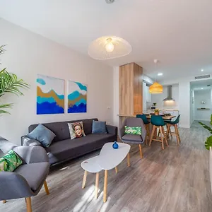  Apartment Centre Pool & Parking